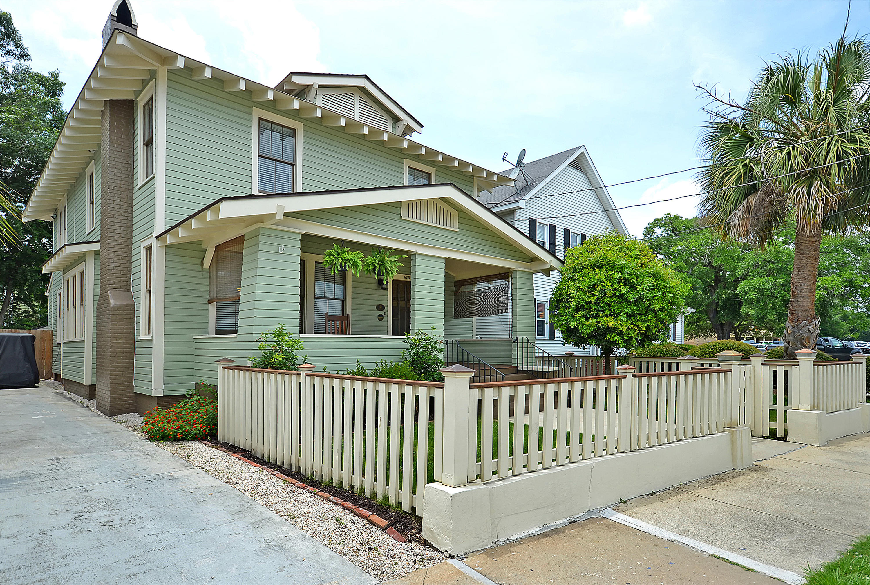 625 Rutledge Avenue Charleston, SC 29403 - Photo 6 of 36 DSC_0655 copy