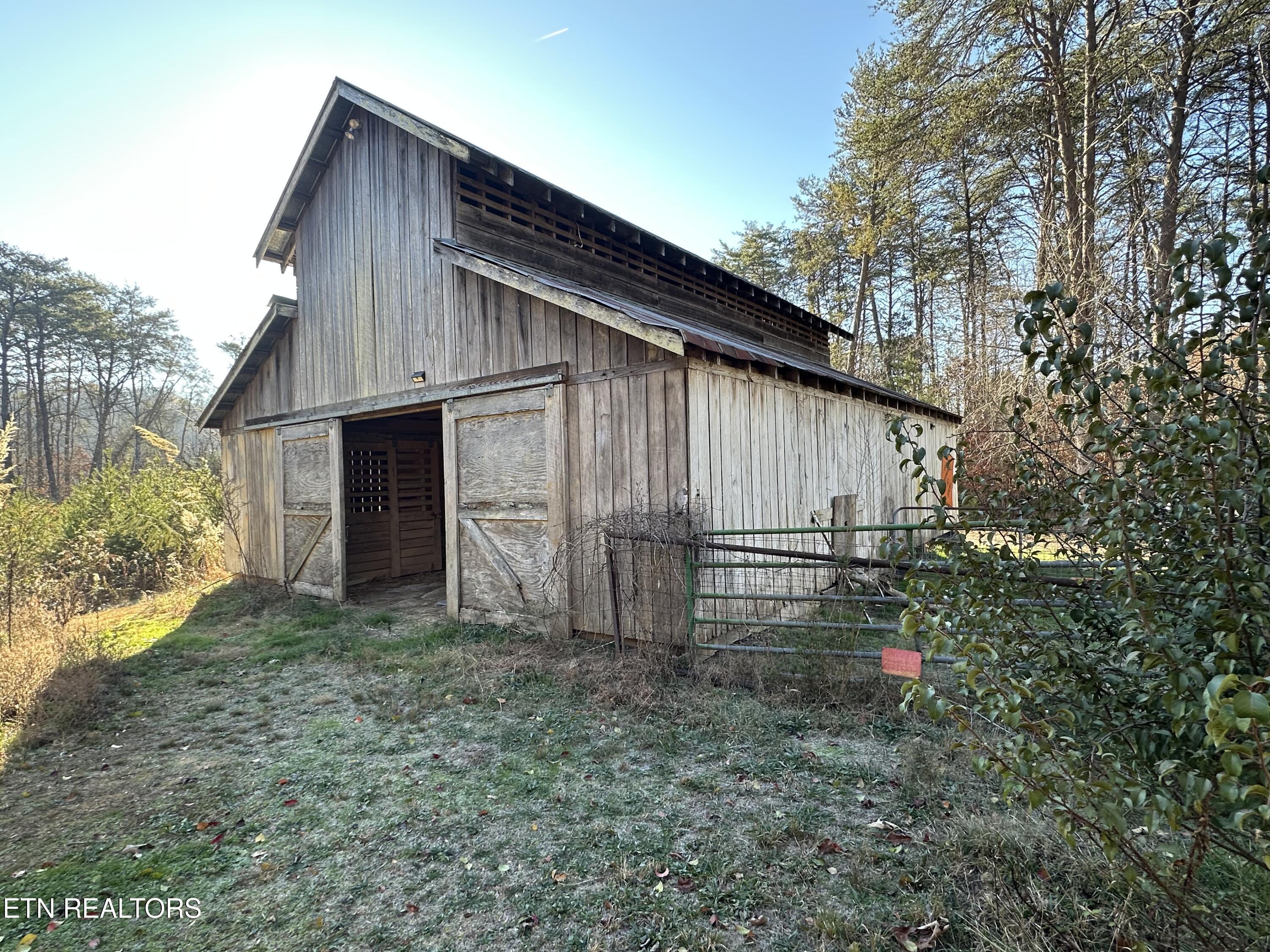 1275 Cove Road Kingston, TN 37763 - Photo 9 of 39 IMG_4952