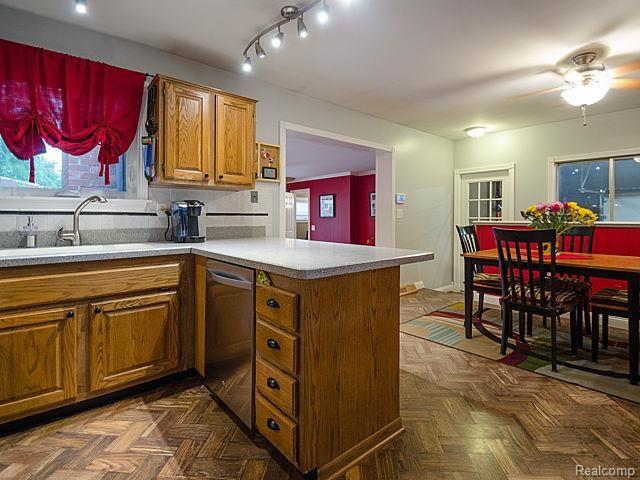 2139 Metzner Road Walled Lake, MI 48390 - Photo 16 of 29 15_12.jpg