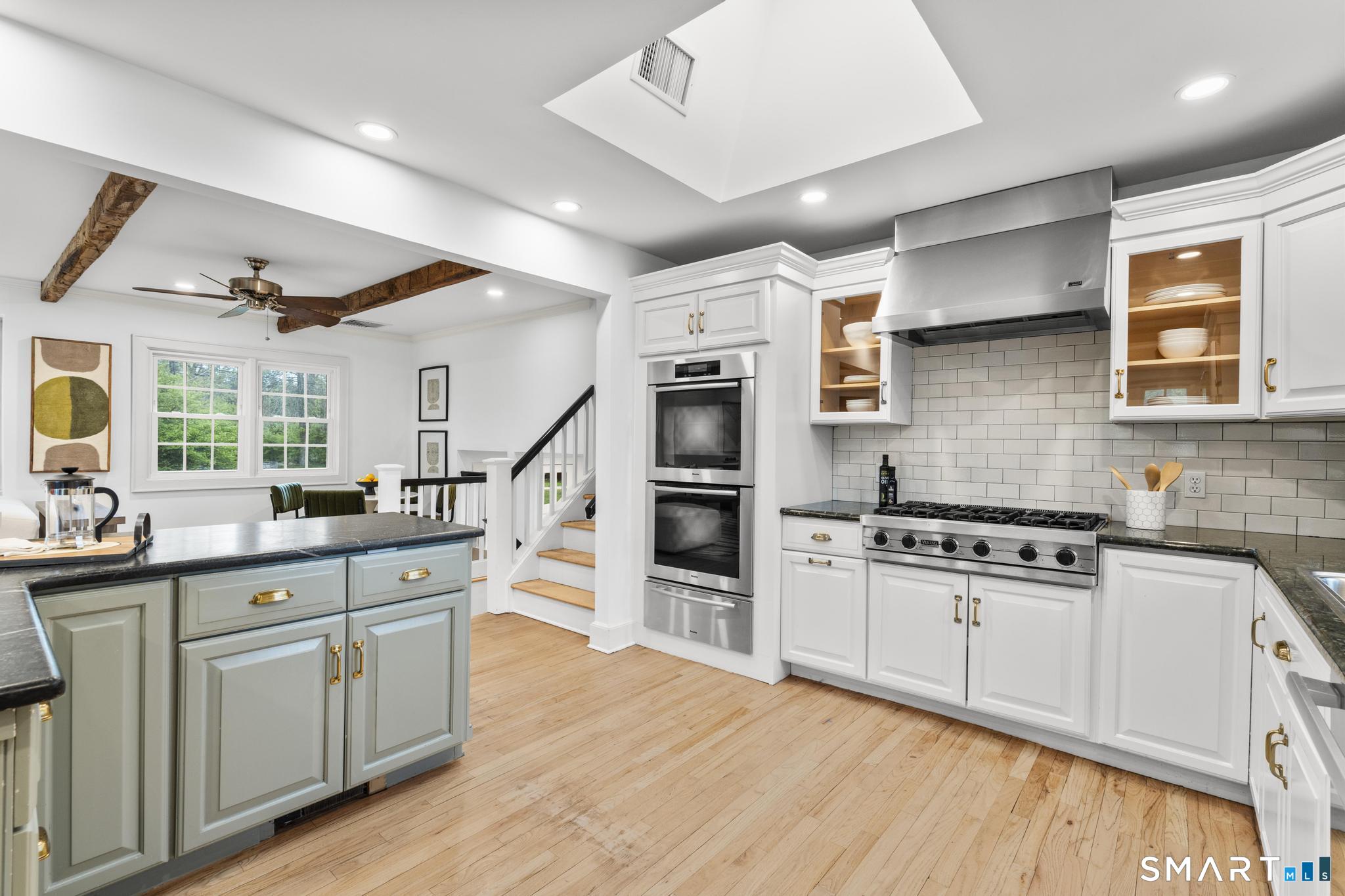 10 Hyde Ridge Road Weston, CT 06883 - Photo 11 of 40
