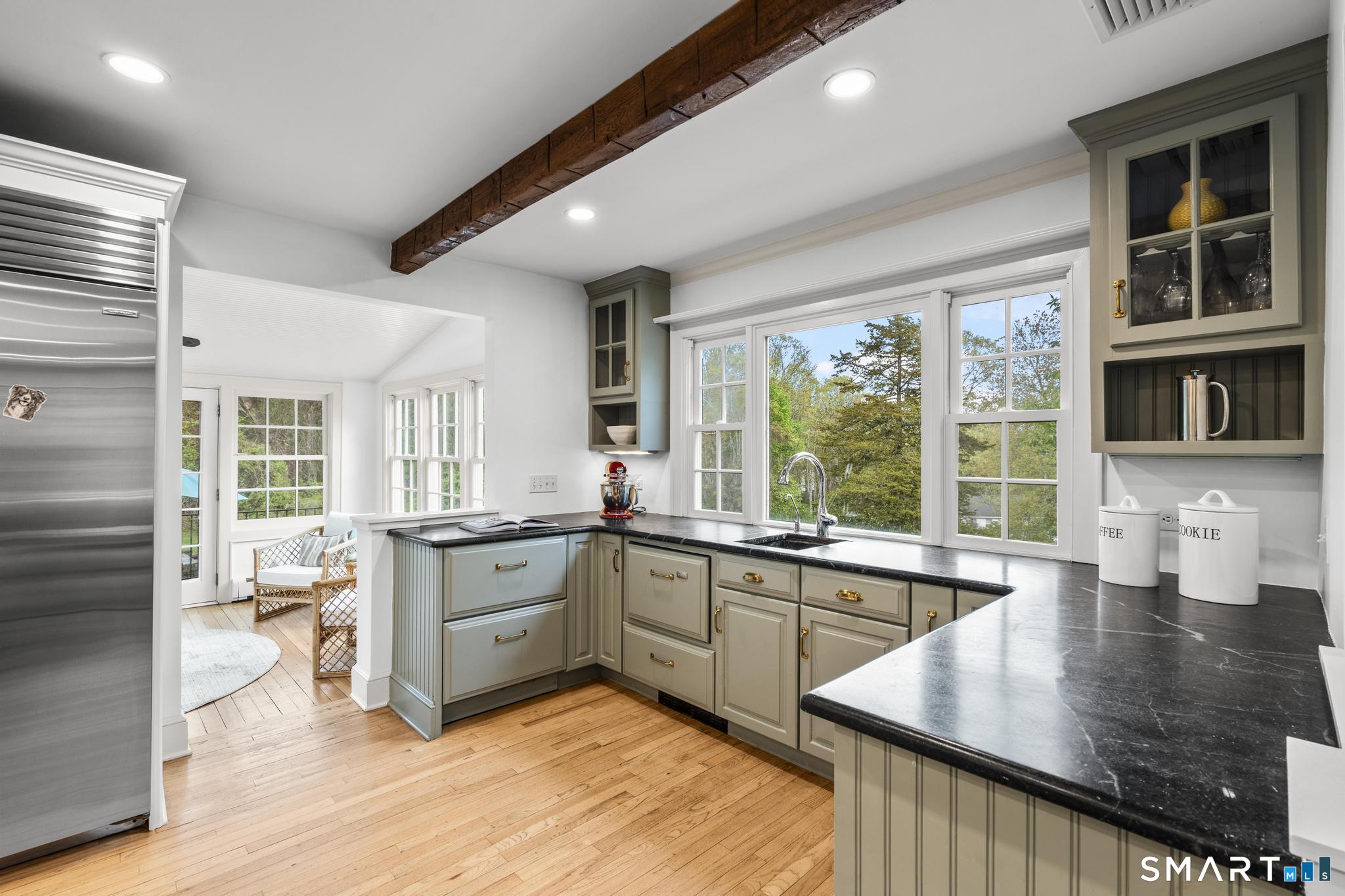 10 Hyde Ridge Road Weston, CT 06883 - Photo 12 of 40