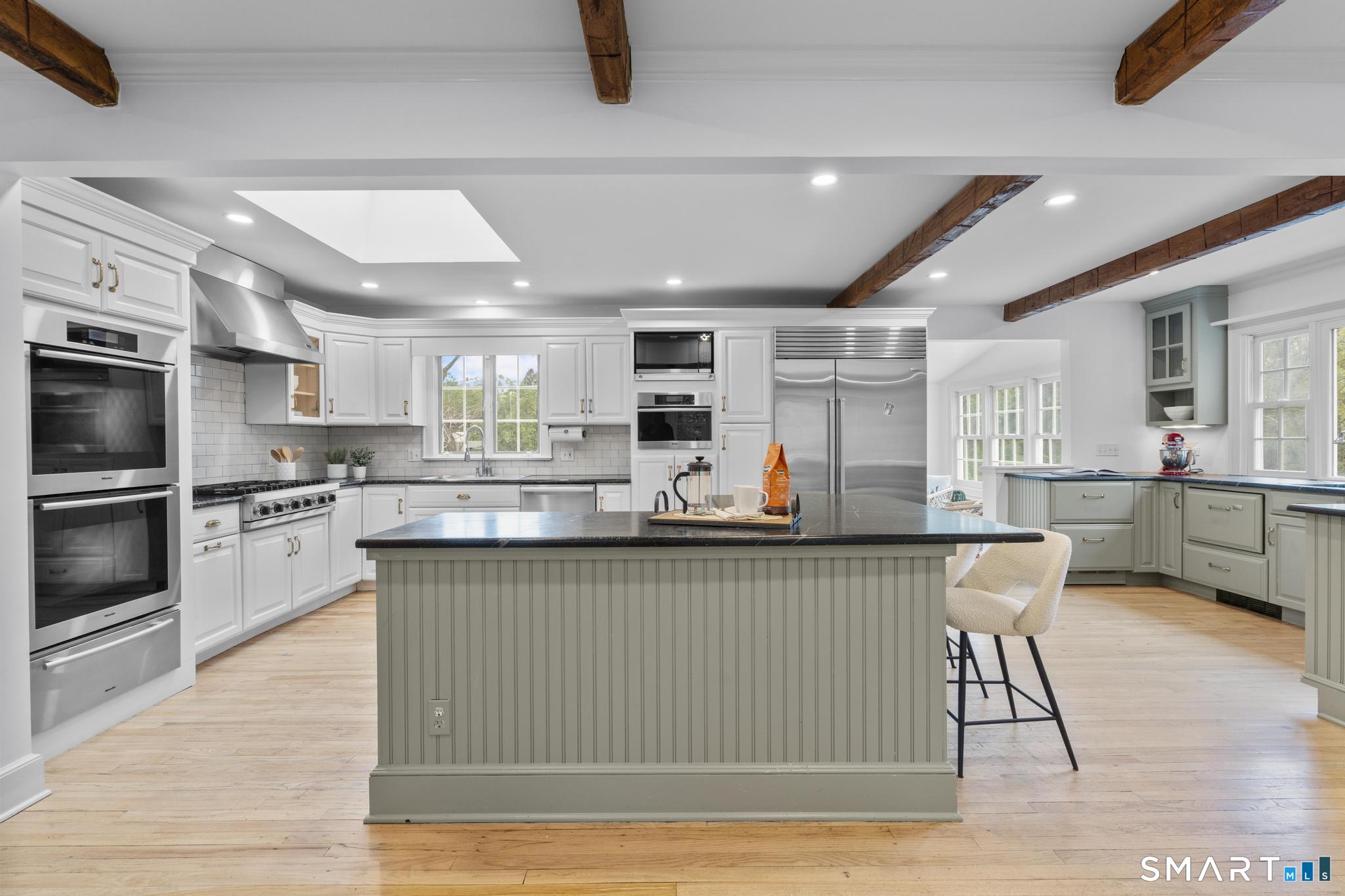 10 Hyde Ridge Road Weston, CT 06883 - Photo 8 of 40