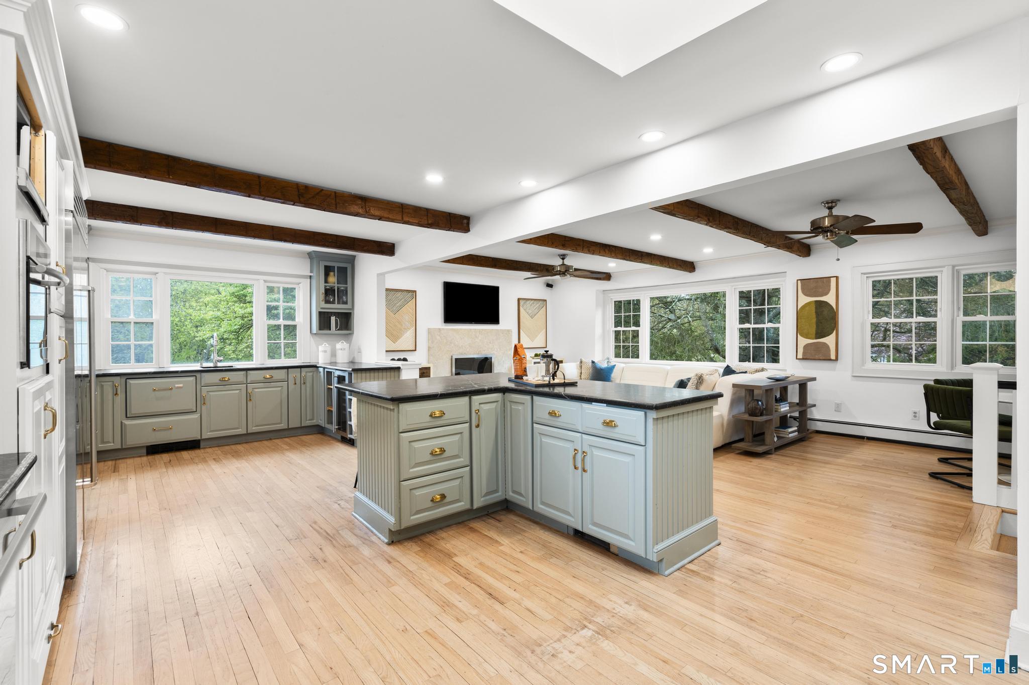 10 Hyde Ridge Road Weston, CT 06883 - Photo 10 of 40