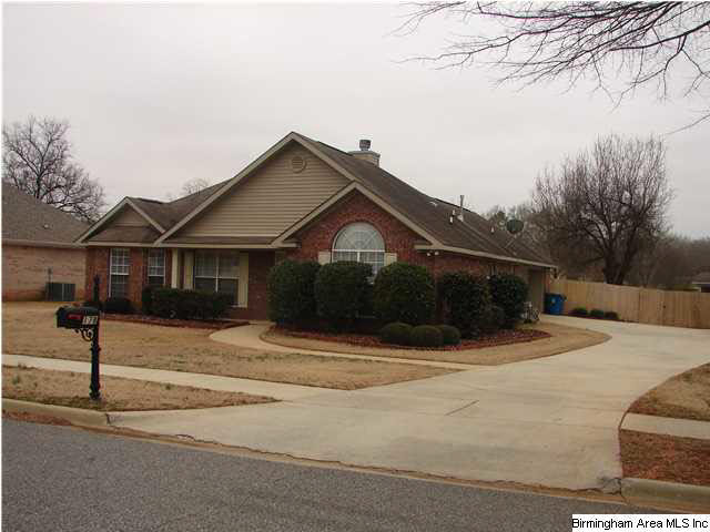 178 Silverstone Lane Alabaster, AL 35007 - Photo 2 of 30