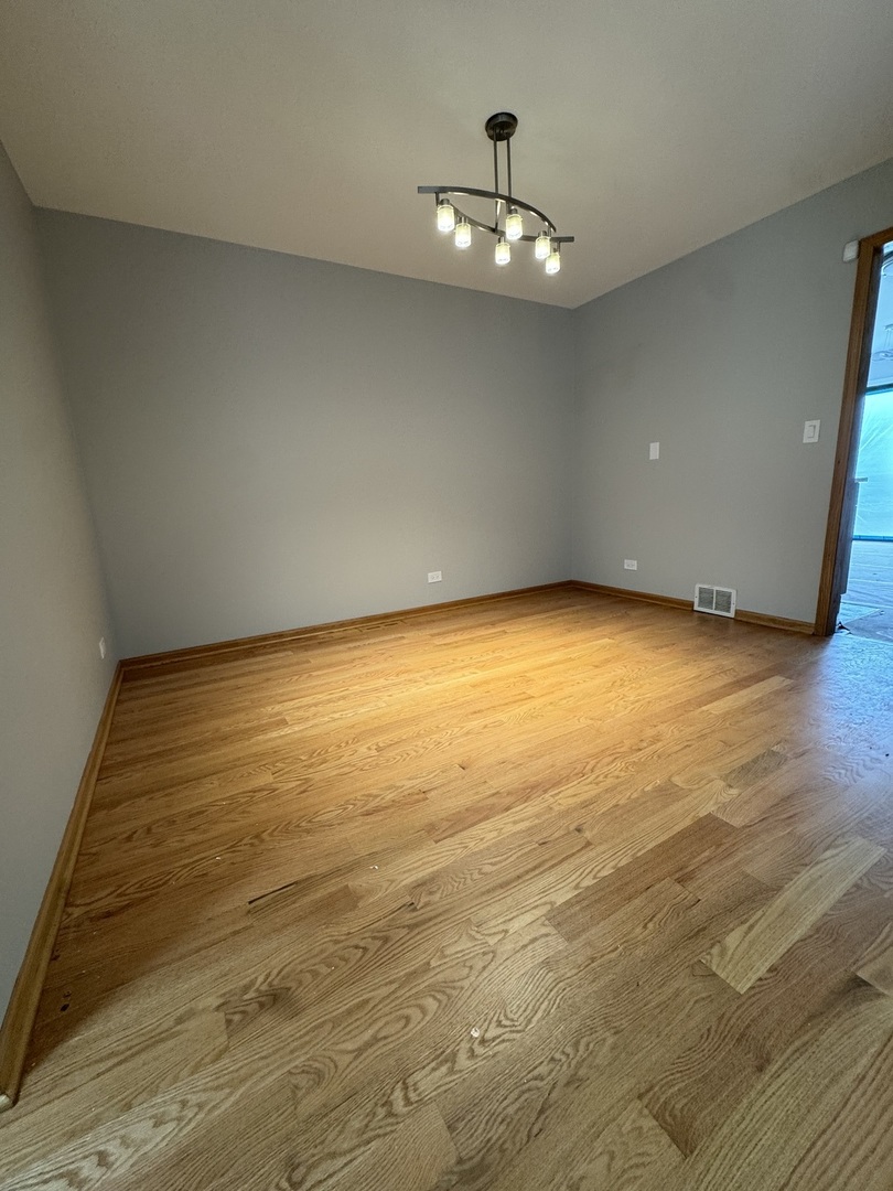 786 Greenwood Road Northbrook, IL 60062 - Photo 6 of 25