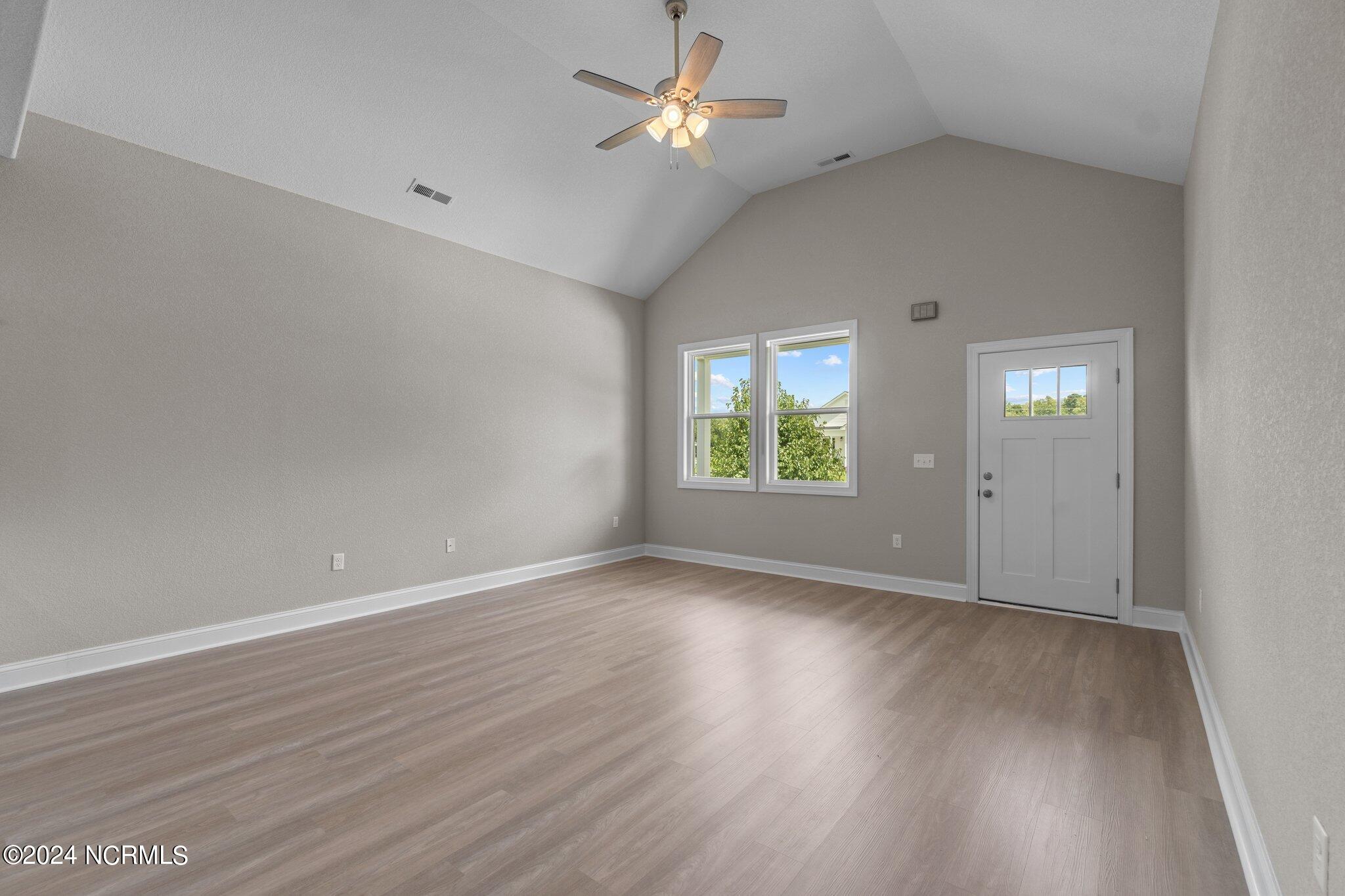 106 Meadow Ridge Lane Coinjock, NC 27923 - Photo 10 of 40 23-web-or-mls-DSC02399
