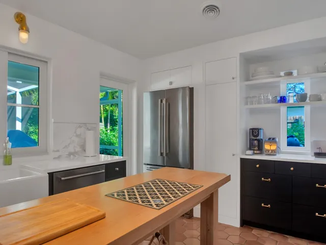 $10,000 | 535 Honeysuckle Lane, Vero Beach, FL 32963