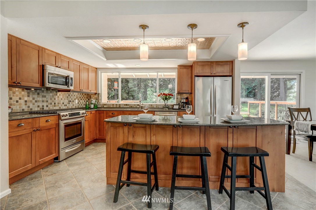 6420 Fisher Road Edmonds, WA 98026 - Photo 4 of 21 Gallery Image 4