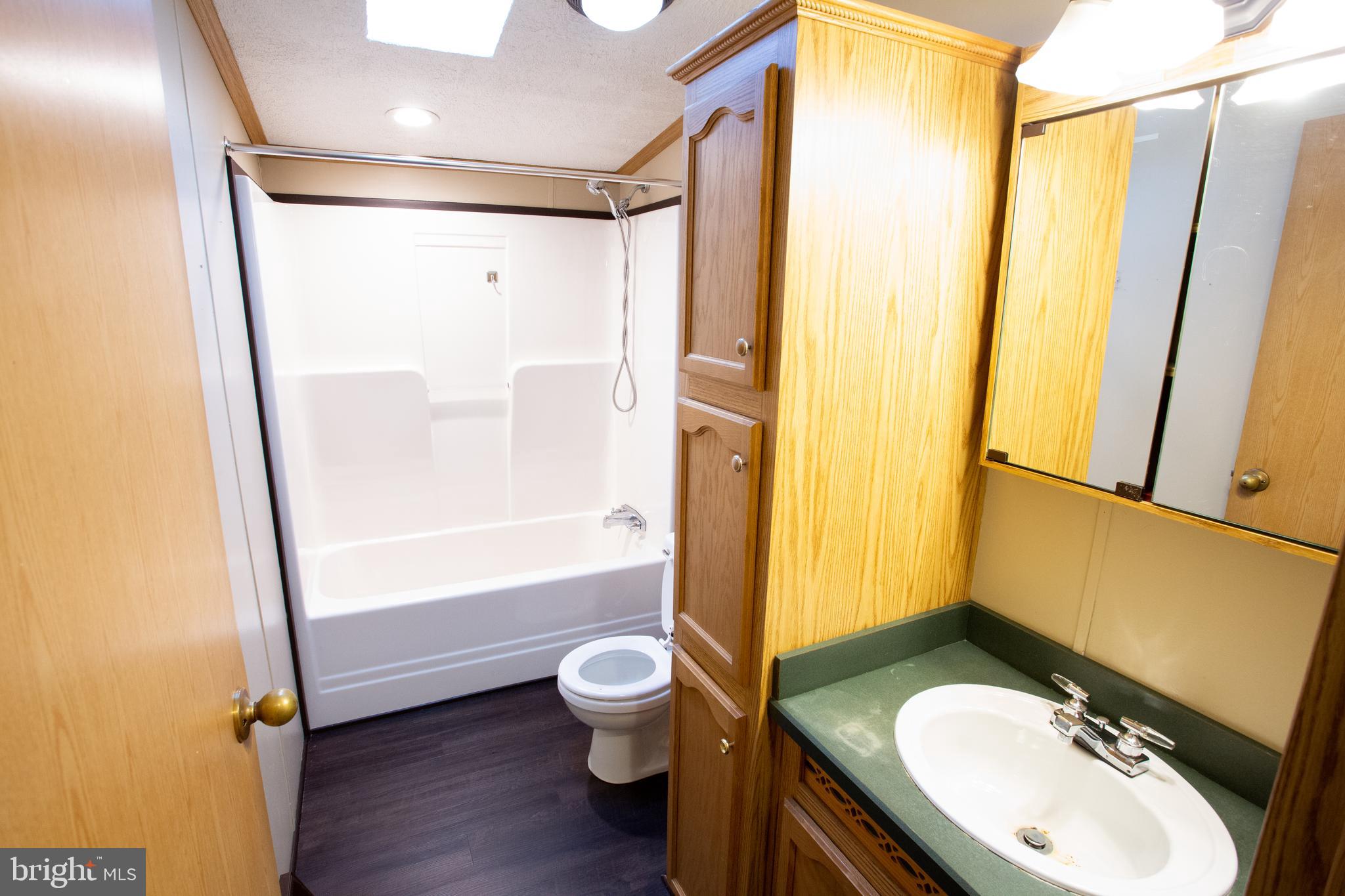 7959 Telegraph Road, Unit 150 Severn, MD 21144 - Photo 13 of 35 Full bathroom