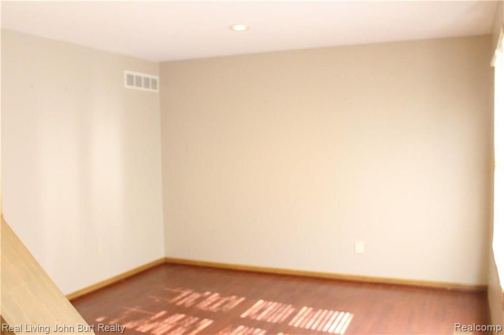 3037 York Road Rochester Hills, MI 48309 - Photo 6 of 16