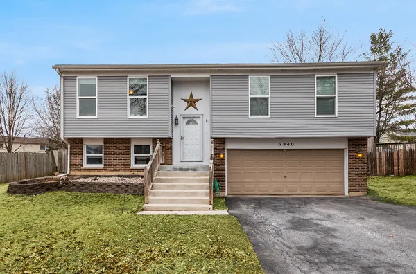 $3,000 | 2340 Portsmouth Court, Aurora, IL 60504