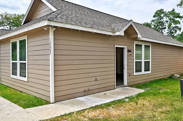 $1,350 | 11552 Persimmon Street, Willis, TX 77318