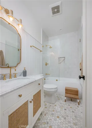 $3,499,000 | 153 Granada Avenue, Long Beach, CA 90803