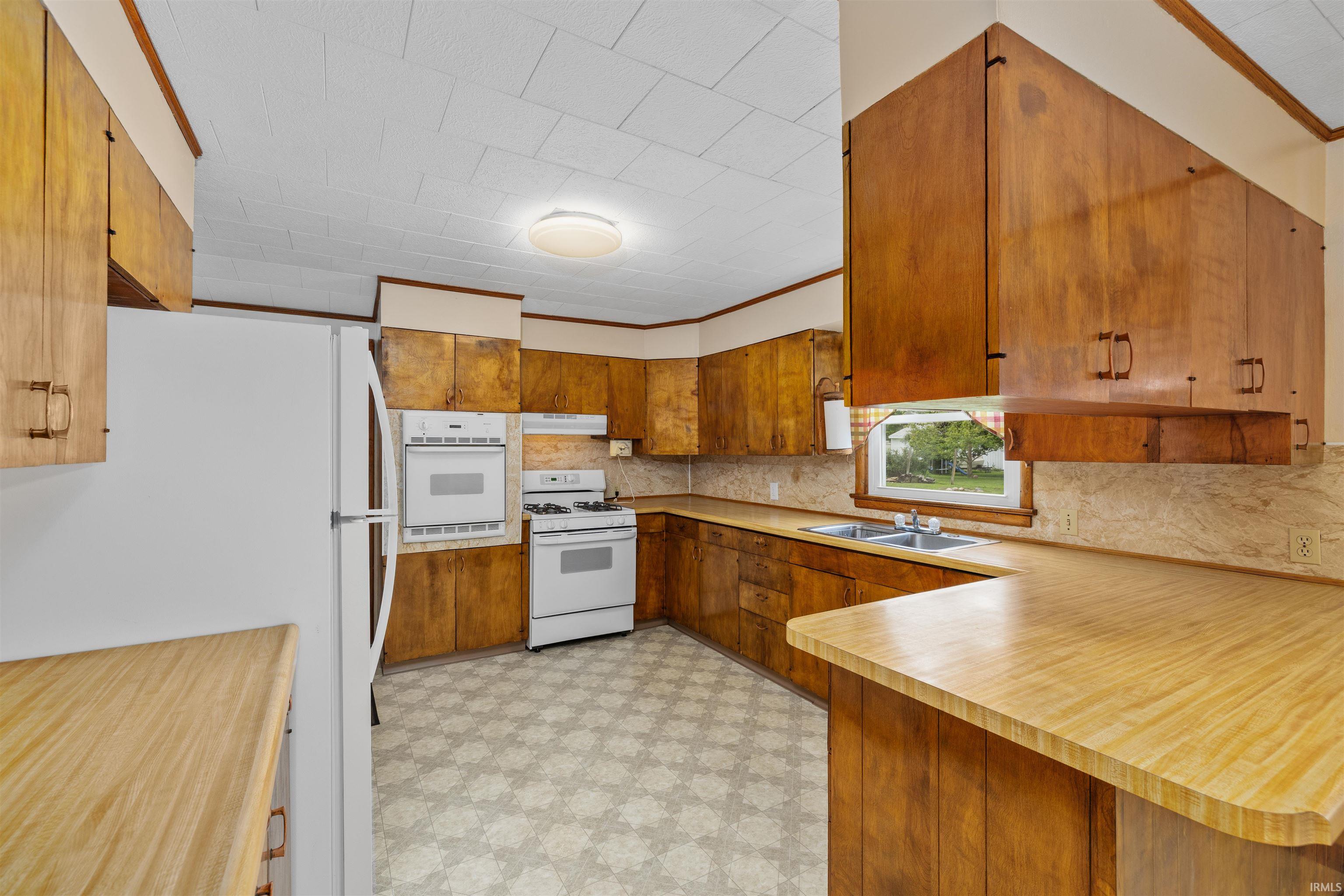 4380 South 1175 East Hudson, IN 46747 - Photo 11 of 36