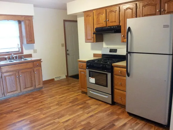 $995 | 423 West 2nd Place, Spring Valley, IL 61362
