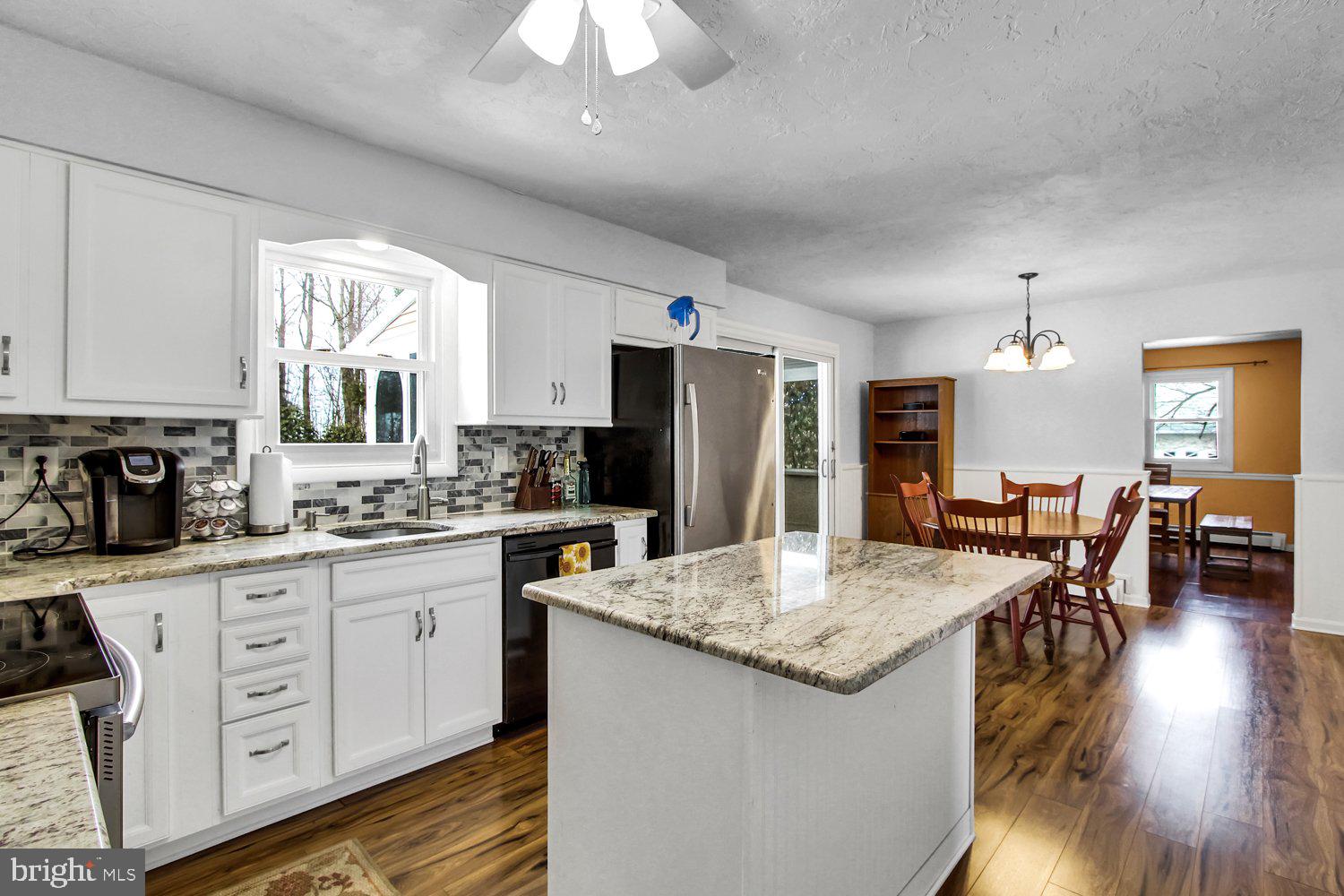 1915 Cedar Drive Spring Grove, PA 17362 - Photo 8 of 28 Gallery Image 8