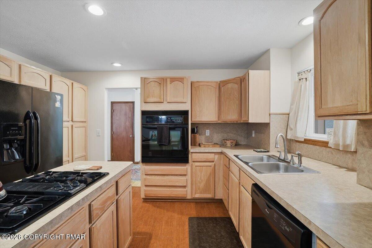 2130 Scarborough Way Bushkill, PA 18324 - Photo 16 of 45 32-Photo-30