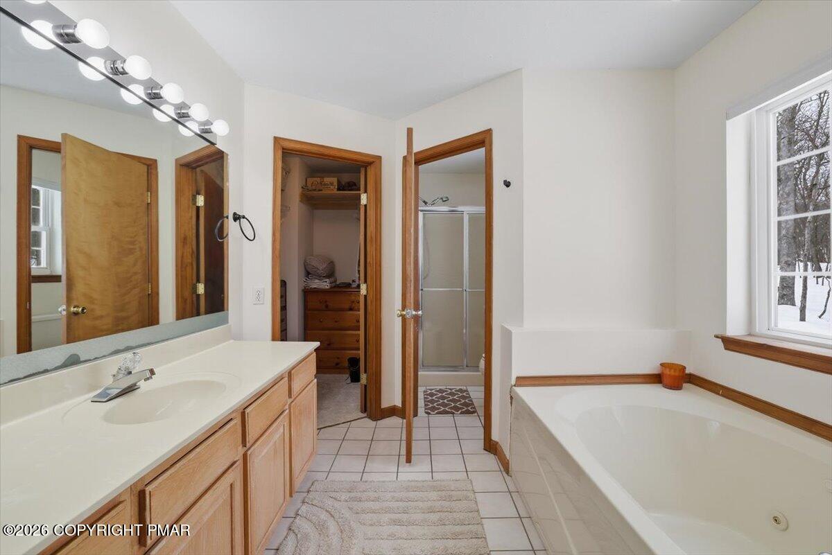 2130 Scarborough Way Bushkill, PA 18324 - Photo 25 of 45 43-Photo-41