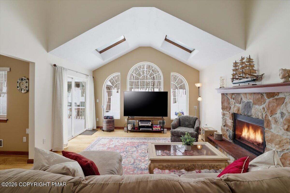 2130 Scarborough Way Bushkill, PA 18324 - Photo 8 of 45 21-Photo-19