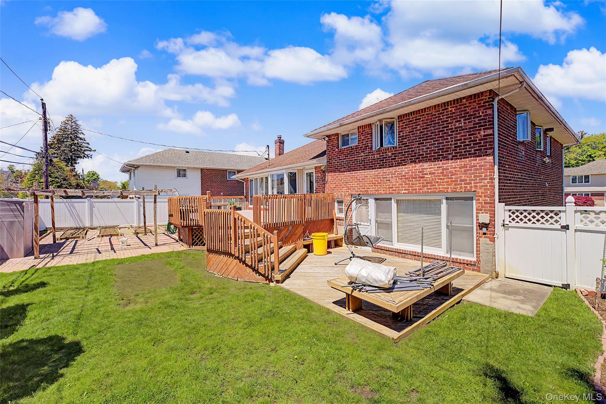 15 Hillvale Road Syosset, NY 11791 - Photo 16 of 18