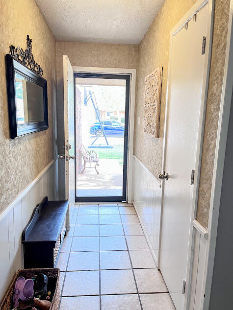 4813 53rd Street Lubbock, TX 79414 - Photo 4 of 21 4813 Entrance best