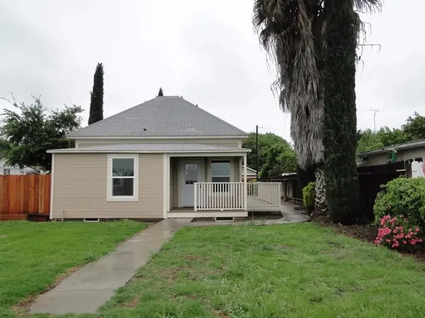 $299,000 | 427 East Avenue, Gustine, CA 95322