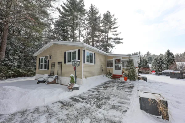 $169,900 | 63 Evergreen Lane, Hopkinton, NH 03229