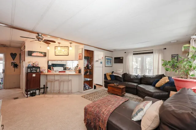 $179,900 | 63 Evergreen Lane, Hopkinton, NH 03229