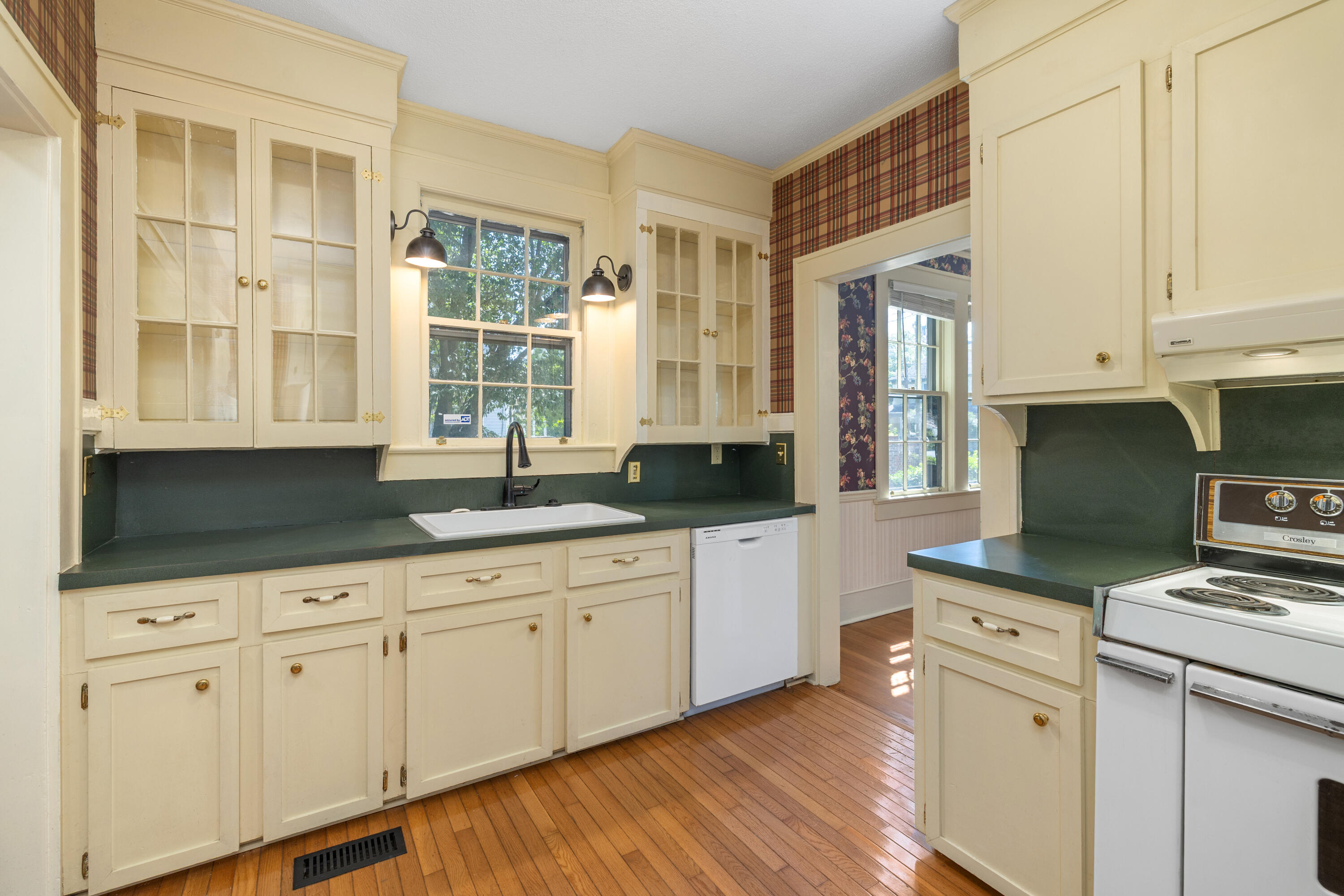 307 West Calhoun Street Sumter, SC 29150 - Photo 6 of 31 21