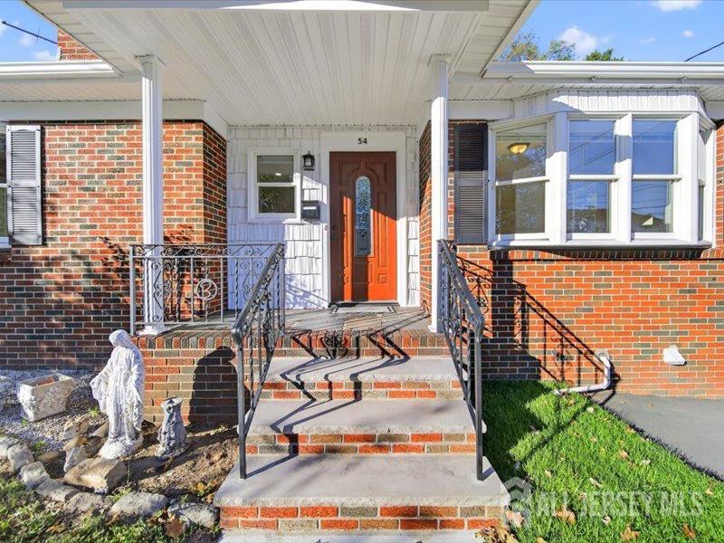 54 Freeman Street Woodbridge, NJ 07095 - Photo 2 of 35