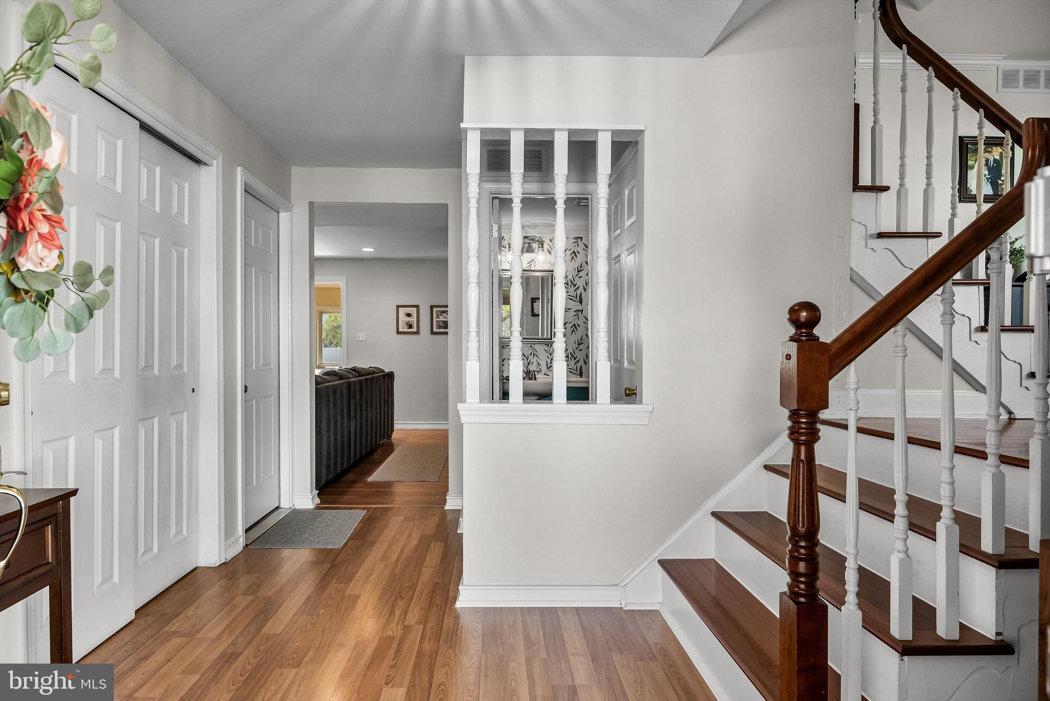 117 Randle Court Delran, NJ 08075 - Photo 4 of 48