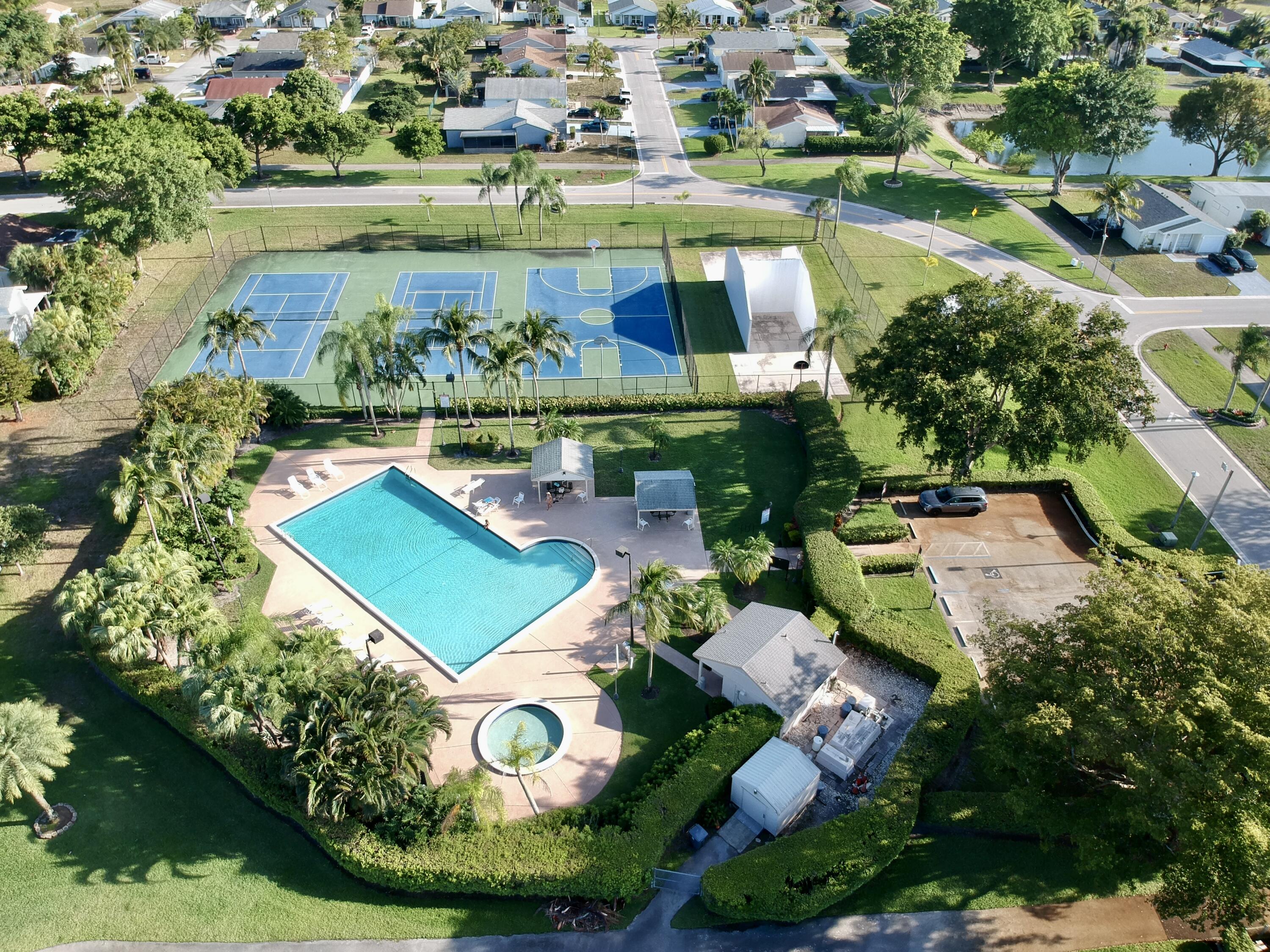 23293 Liberty Bell Terrace Boca Raton, FL 33433 - Photo 22 of 29 POOL & COURTS