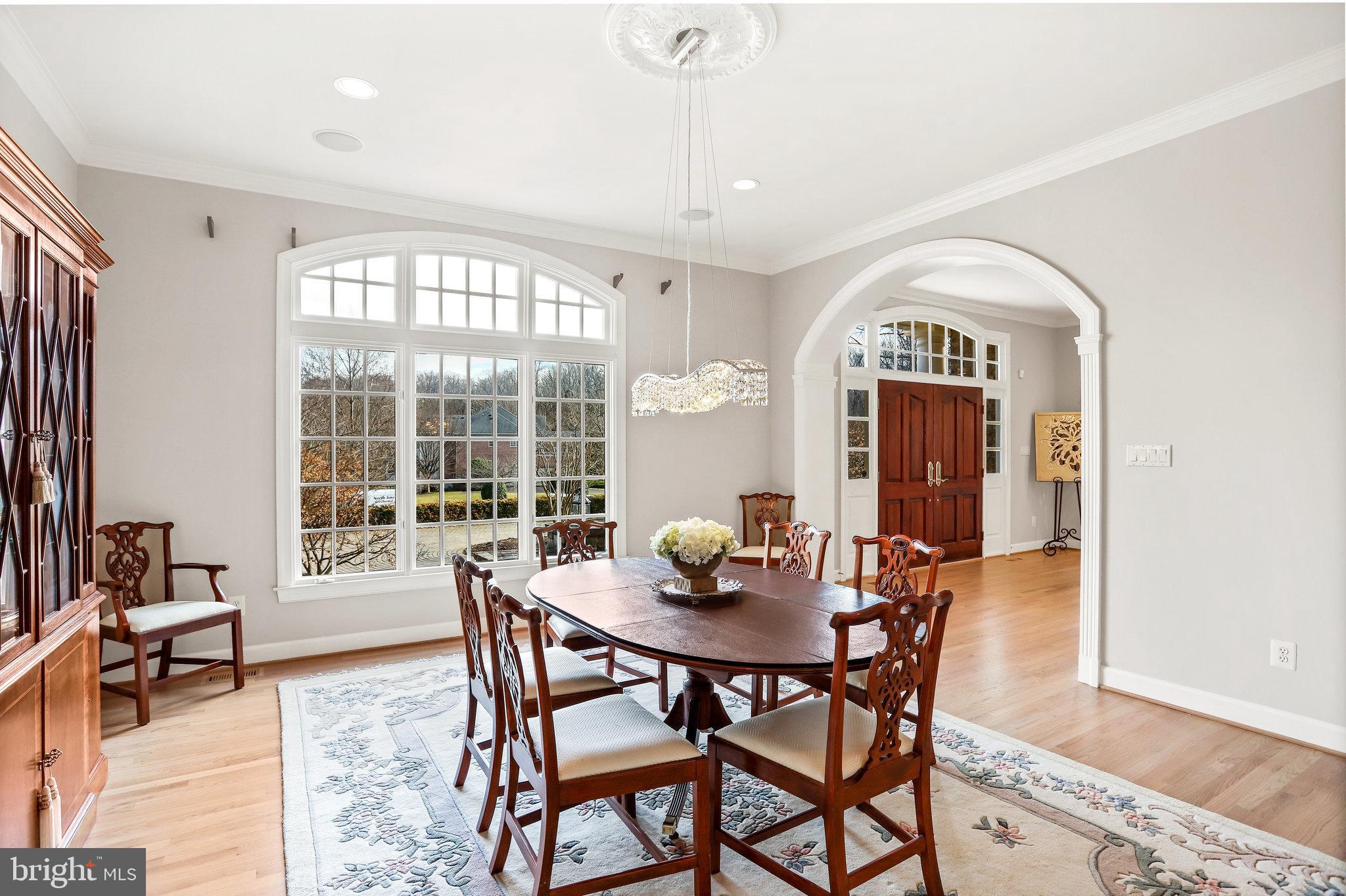 730 Strawfield Lane Great Falls, VA 22066 - Photo 8 of 37