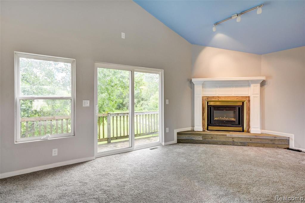 8110 Linden Road Fenton, MI 48430 - Photo 7 of 58