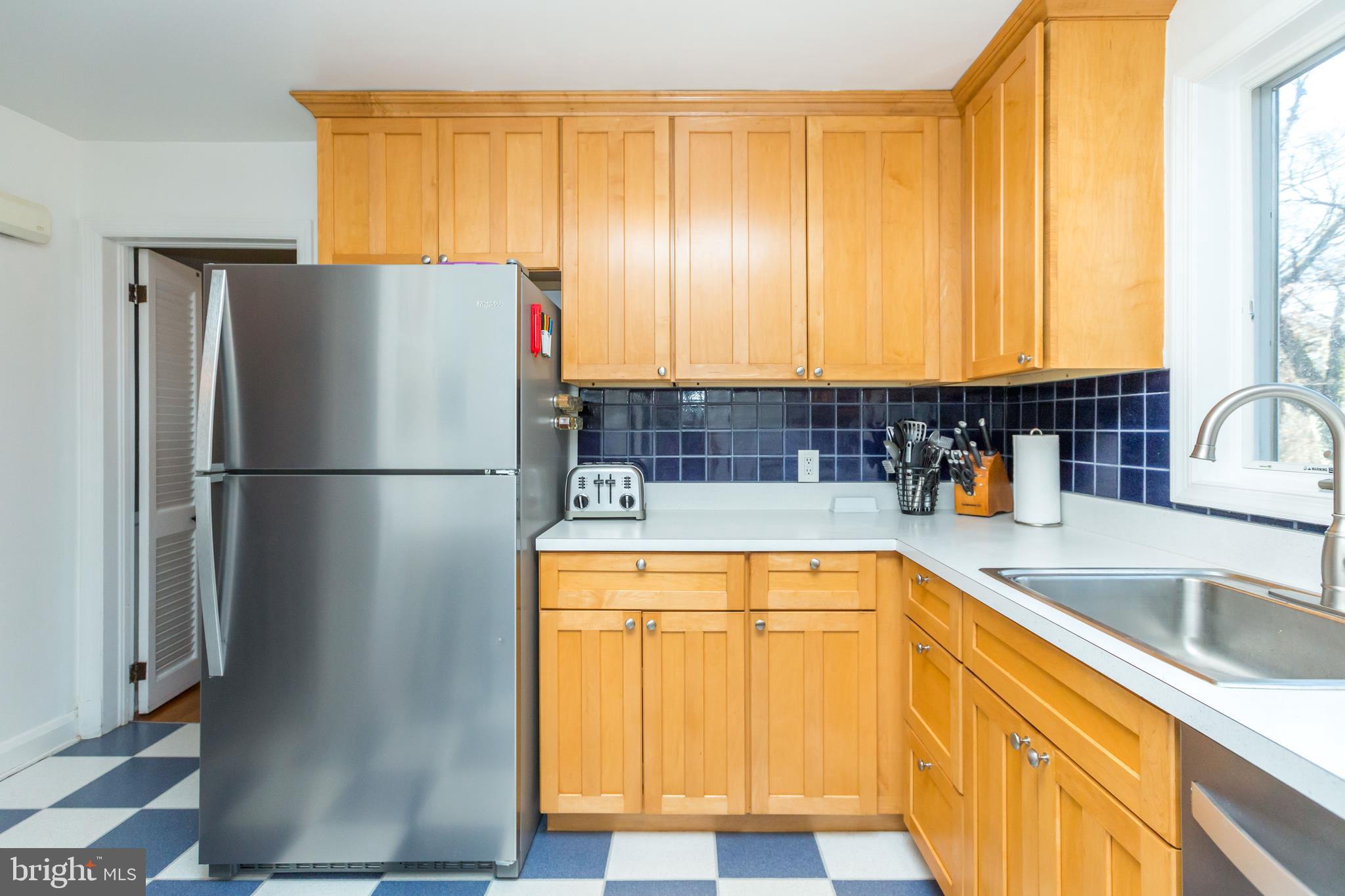 6679 Loch Hill Road Baltimore, MD 21239 - Photo 11 of 37 Kitchen- another view- Ceramic backsplash