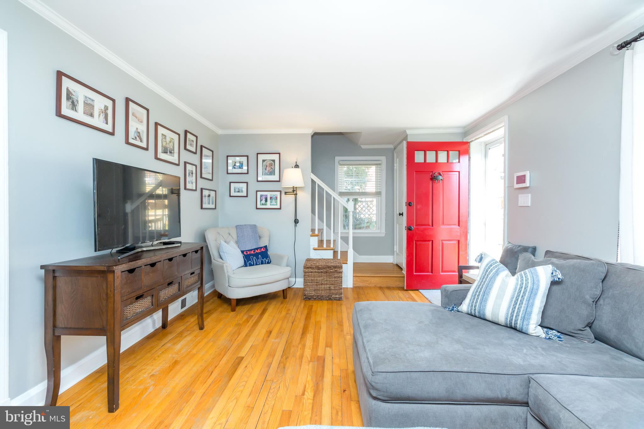 6679 Loch Hill Road Baltimore, MD 21239 - Photo 5 of 37 Another view - Living Room