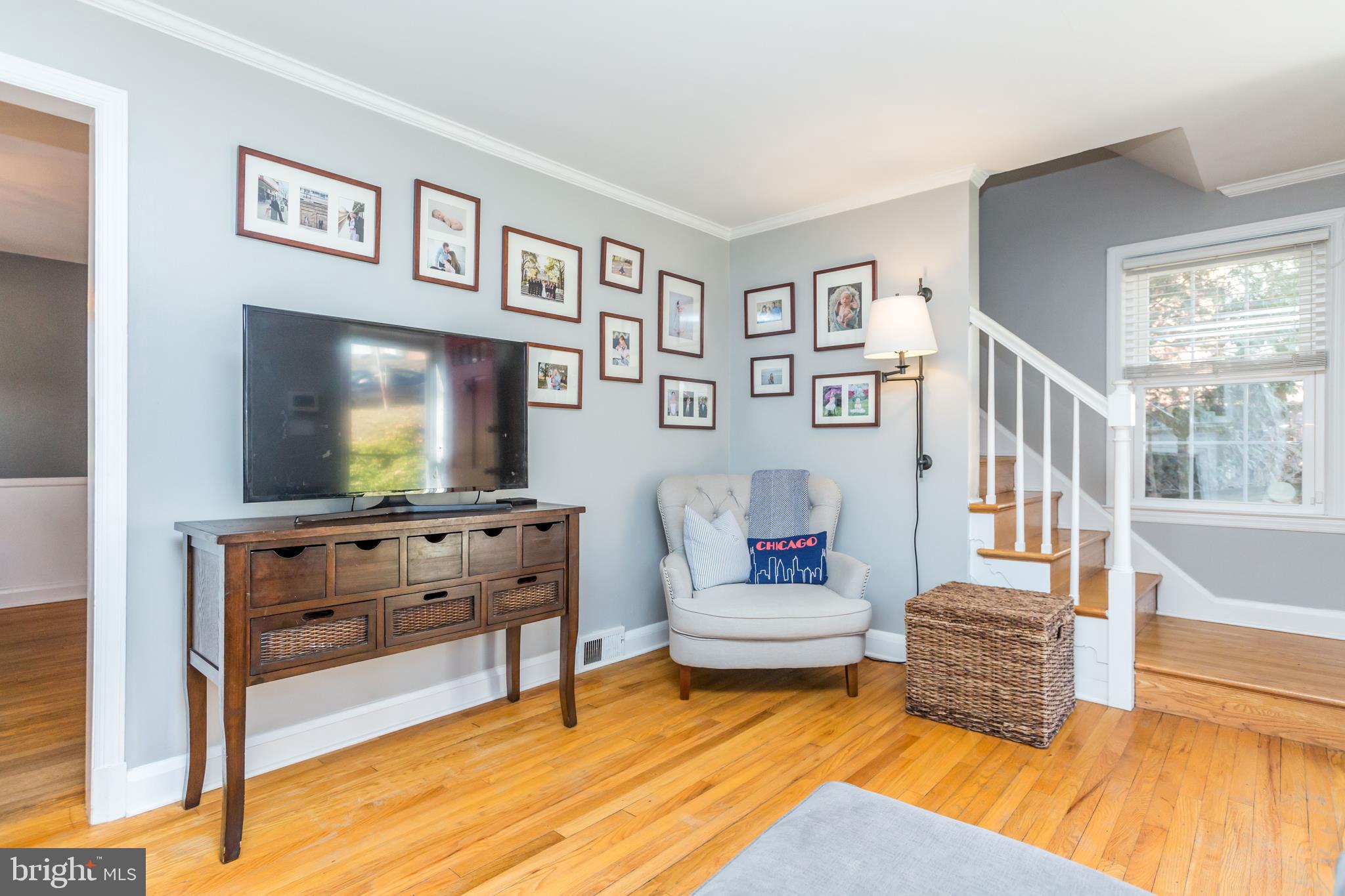 6679 Loch Hill Road Baltimore, MD 21239 - Photo 6 of 37 Living Room