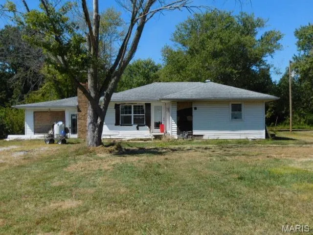 $100,000 | 4235 Radio Tower Road, Salem, IL 62881