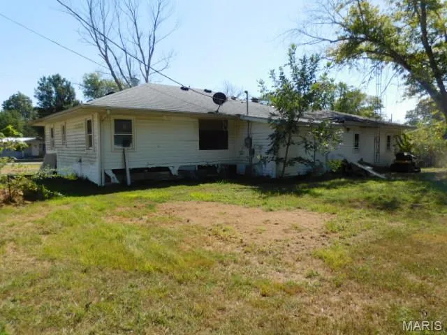$100,000 | 4235 Radio Tower Road, Salem, IL 62881