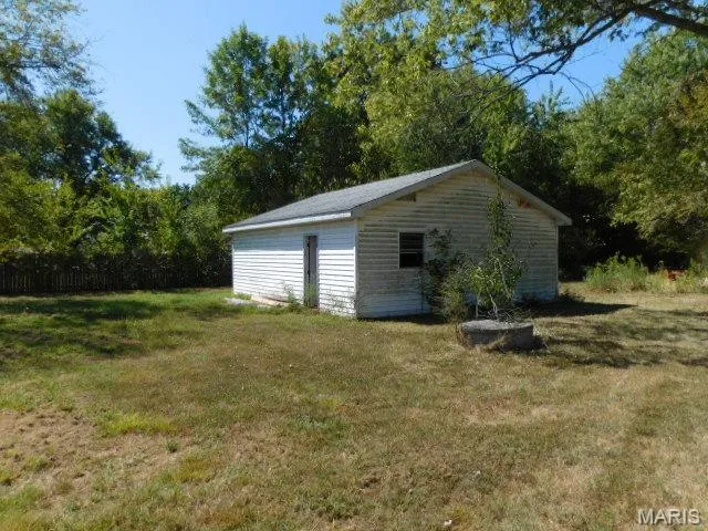 $100,000 | 4235 Radio Tower Road, Salem, IL 62881
