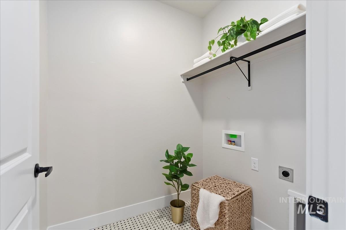 2702 West Gidran Meridian, ID 83642 - Photo 25 of 30 Laundry area with electric dryer hookup and hookup for a washing machine