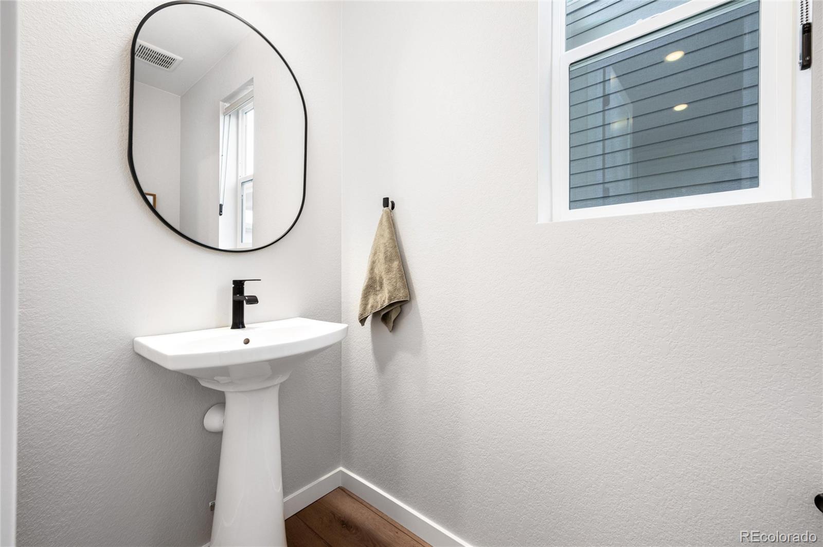 12015 Verse Road Lone Tree, CO 80134 - Photo 19 of 46