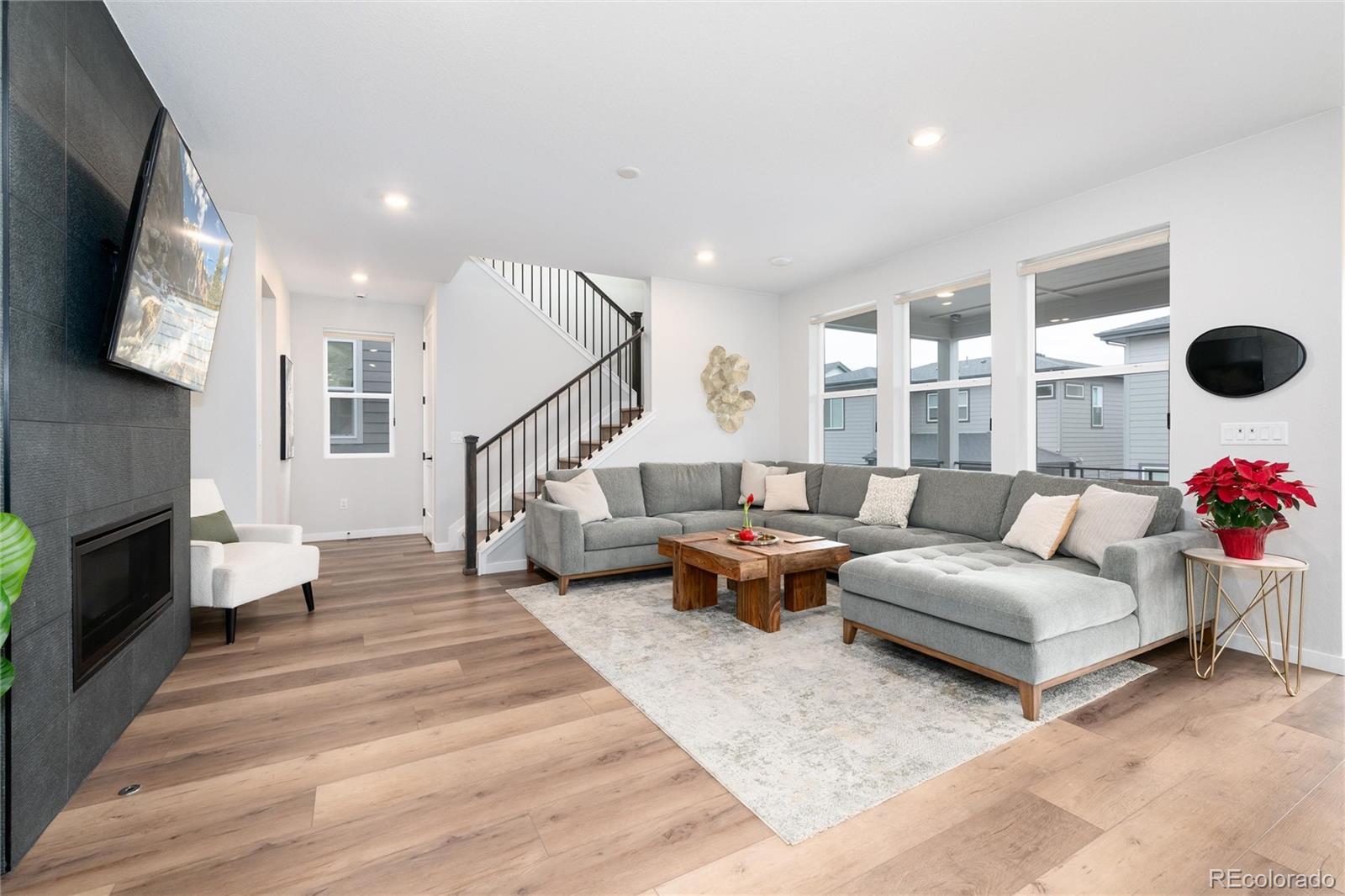 12015 Verse Road Lone Tree, CO 80134 - Photo 4 of 46