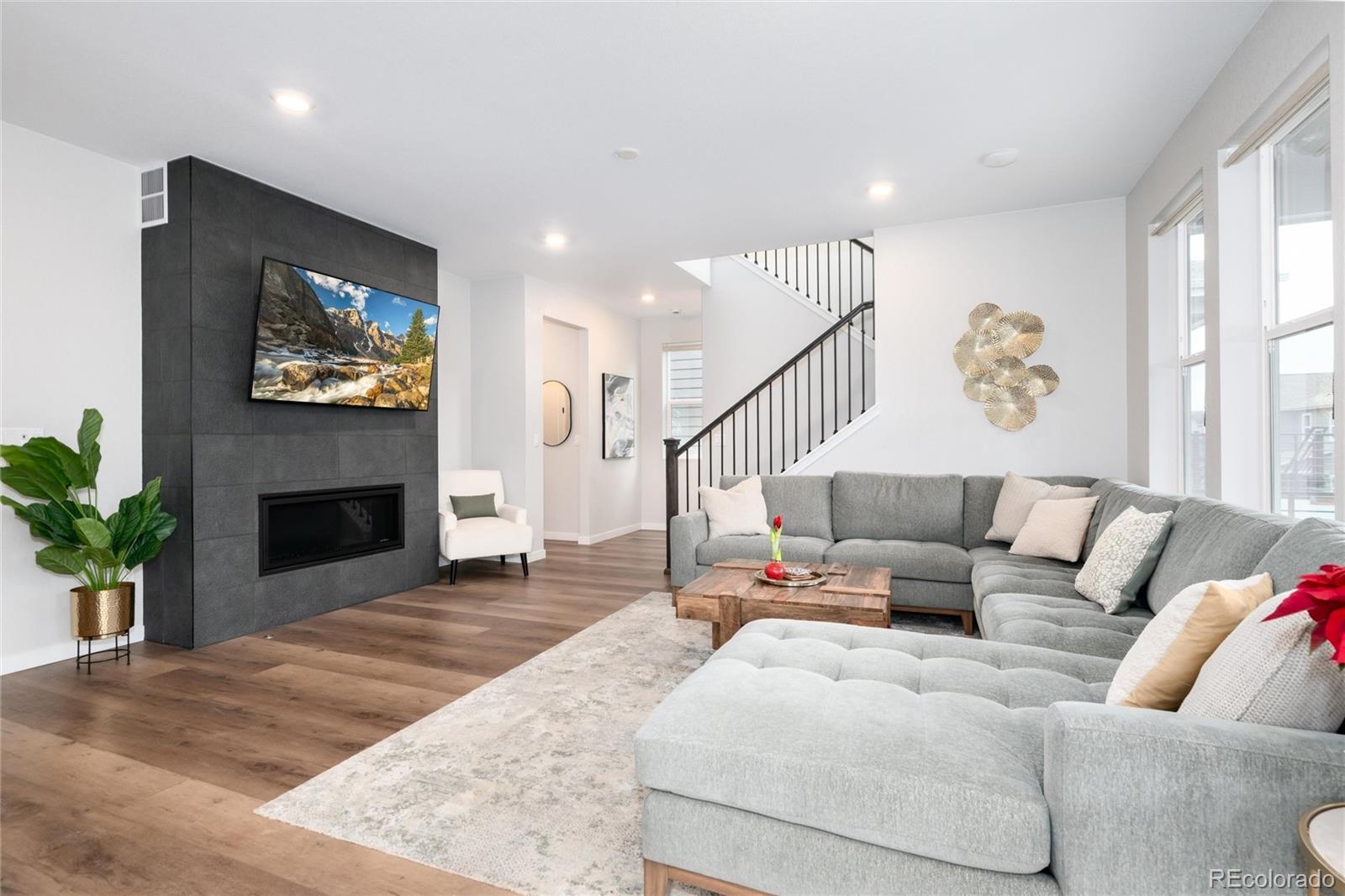 12015 Verse Road Lone Tree, CO 80134 - Photo 5 of 46