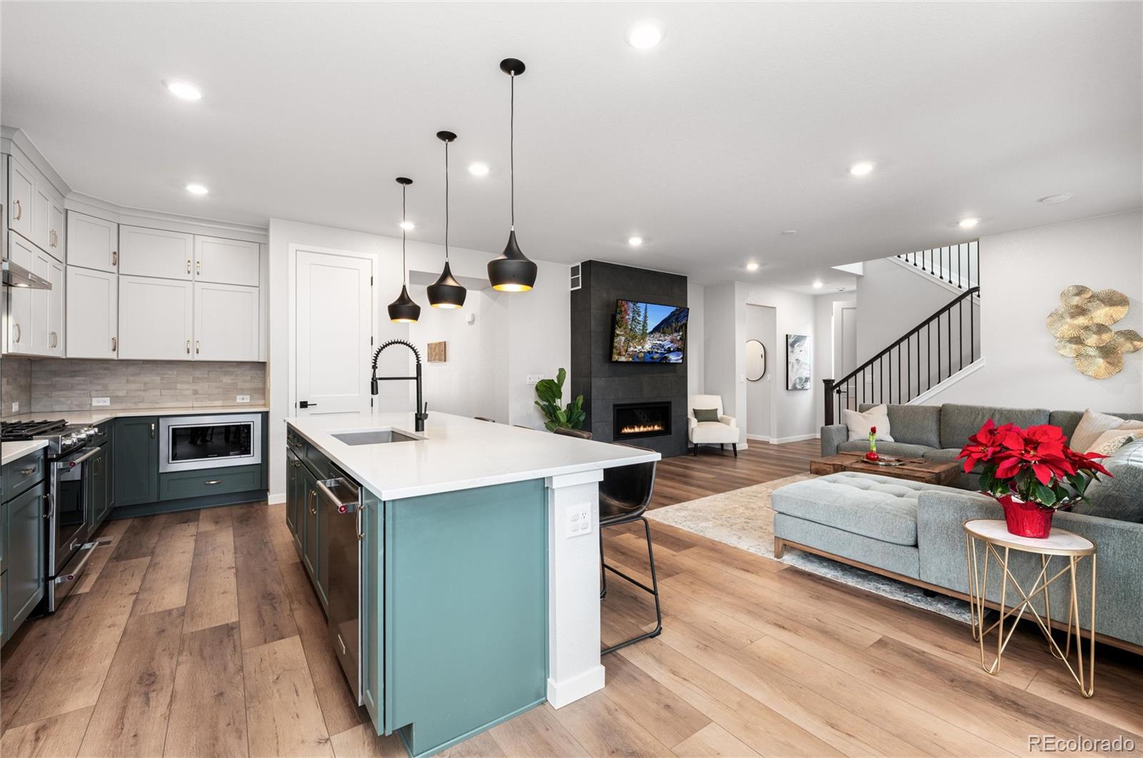 12015 Verse Road Lone Tree, CO 80134 - Photo 10 of 46