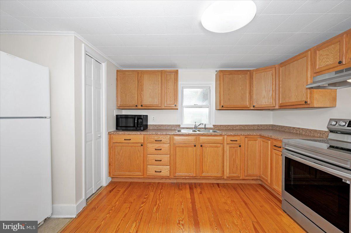 13035 Brice Road Thurmont, MD 21788 - Photo 4 of 58 Kitchen w/pantry