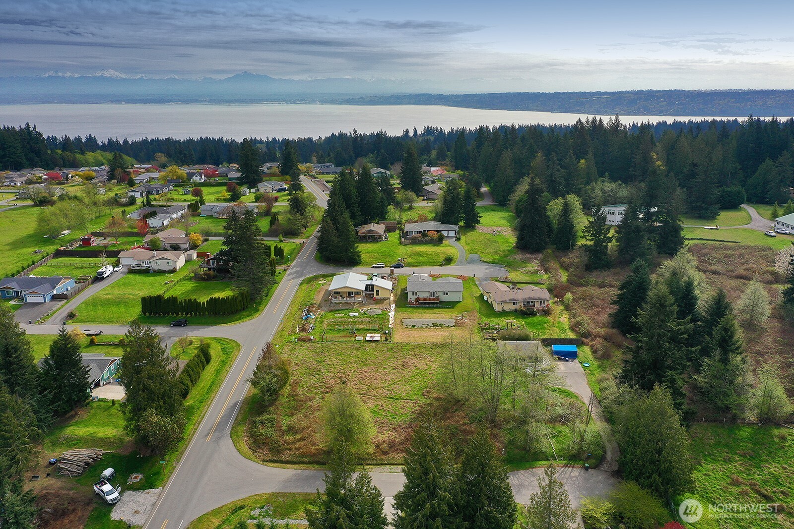 85 Skyview Drive Clinton, WA 98236 - Photo 21 of 26 a view of a city