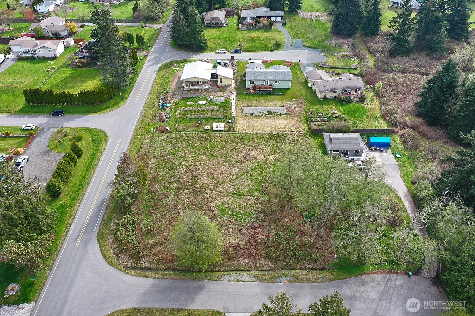 85 Skyview Drive Clinton, WA 98236 - Photo 4 of 26 a bird view of house with outdoor space