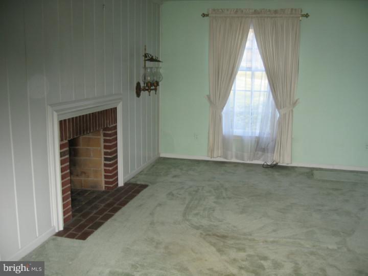 1024 Tenby Road Berwyn, PA 19312 - Photo 4 of 23 Living Room