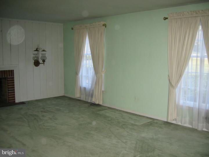1024 Tenby Road Berwyn, PA 19312 - Photo 5 of 23 Living Room
